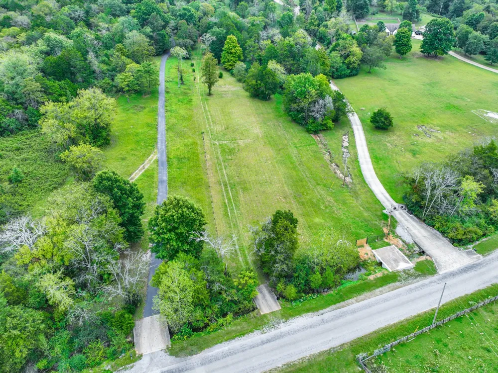 1384 Cliff Amos Rd Spring Hill, TN 37174