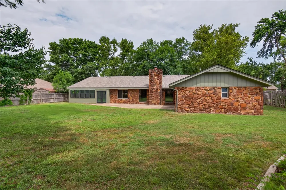 2417 Georgetown Drive Bartlesville, OK 74006