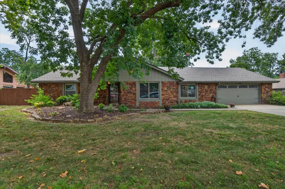 2417 Georgetown Drive Bartlesville, OK 74006