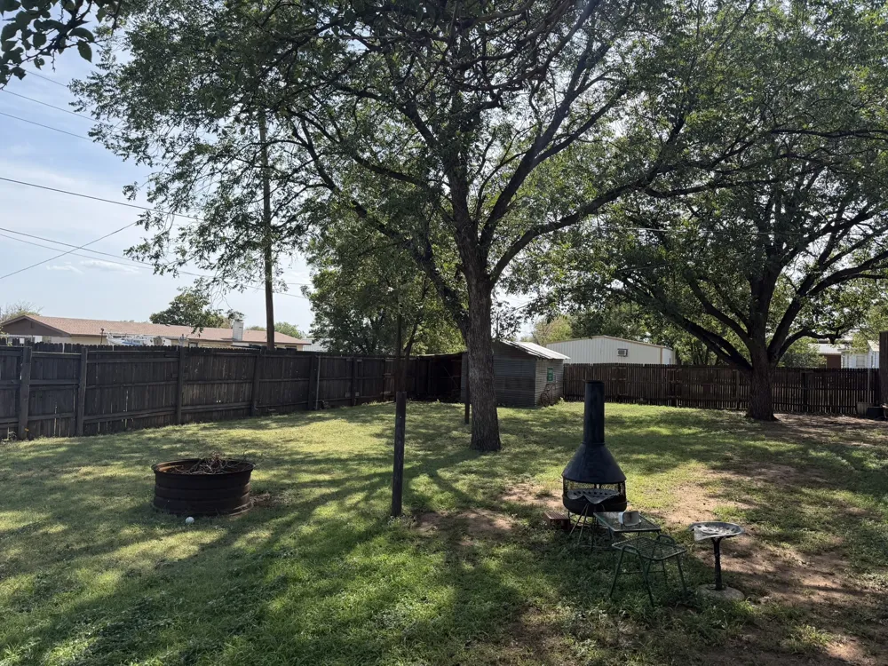806 Childress Avenue Turkey, TX 79261