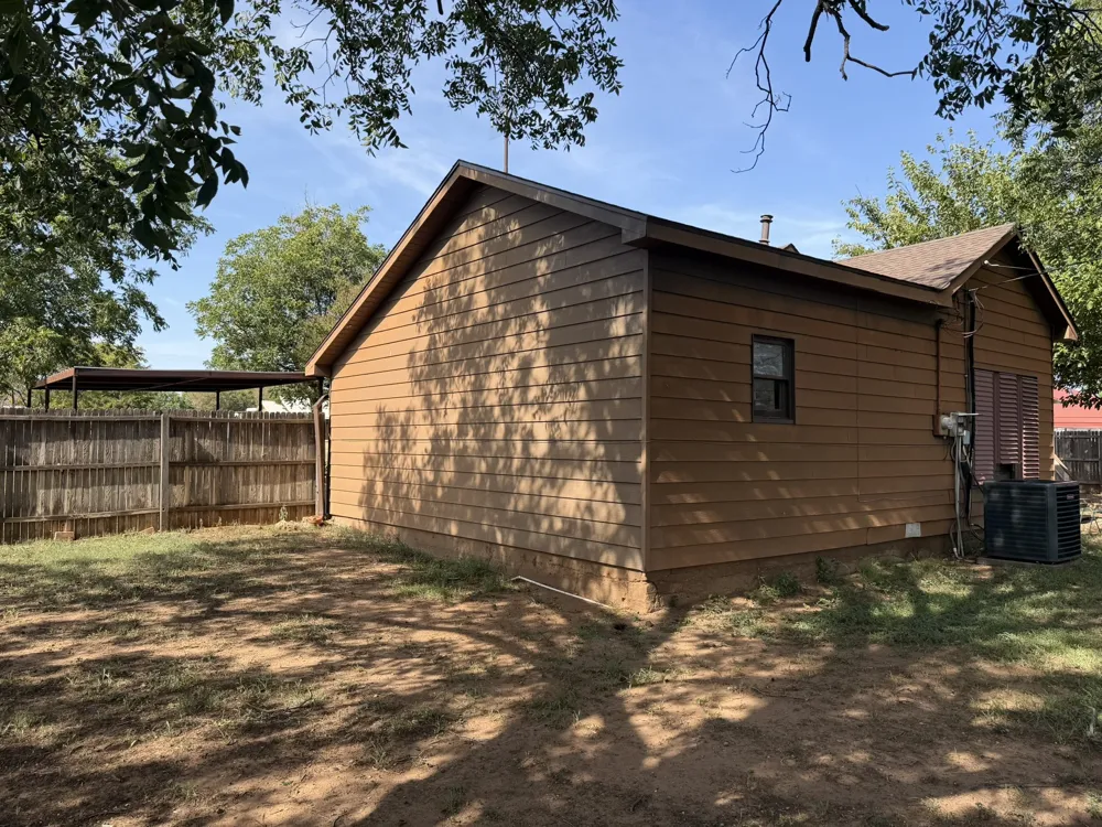 806 Childress Avenue Turkey, TX 79261