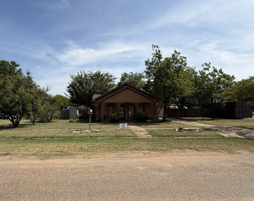 806 Childress Avenue Turkey, TX 79261