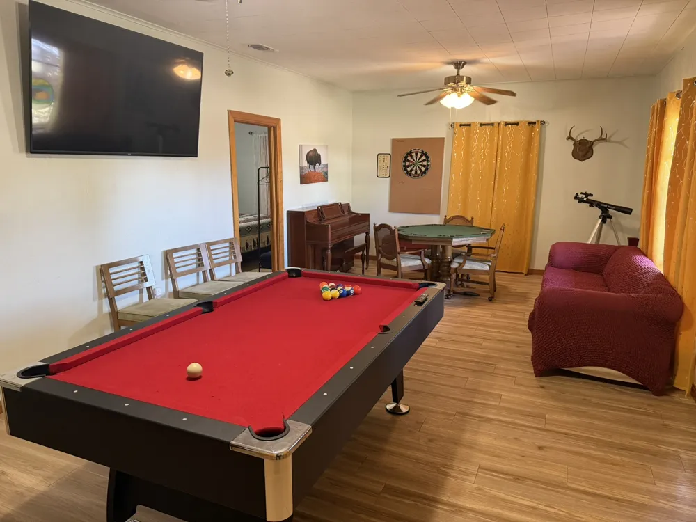 806 Childress Avenue Turkey, TX 79261