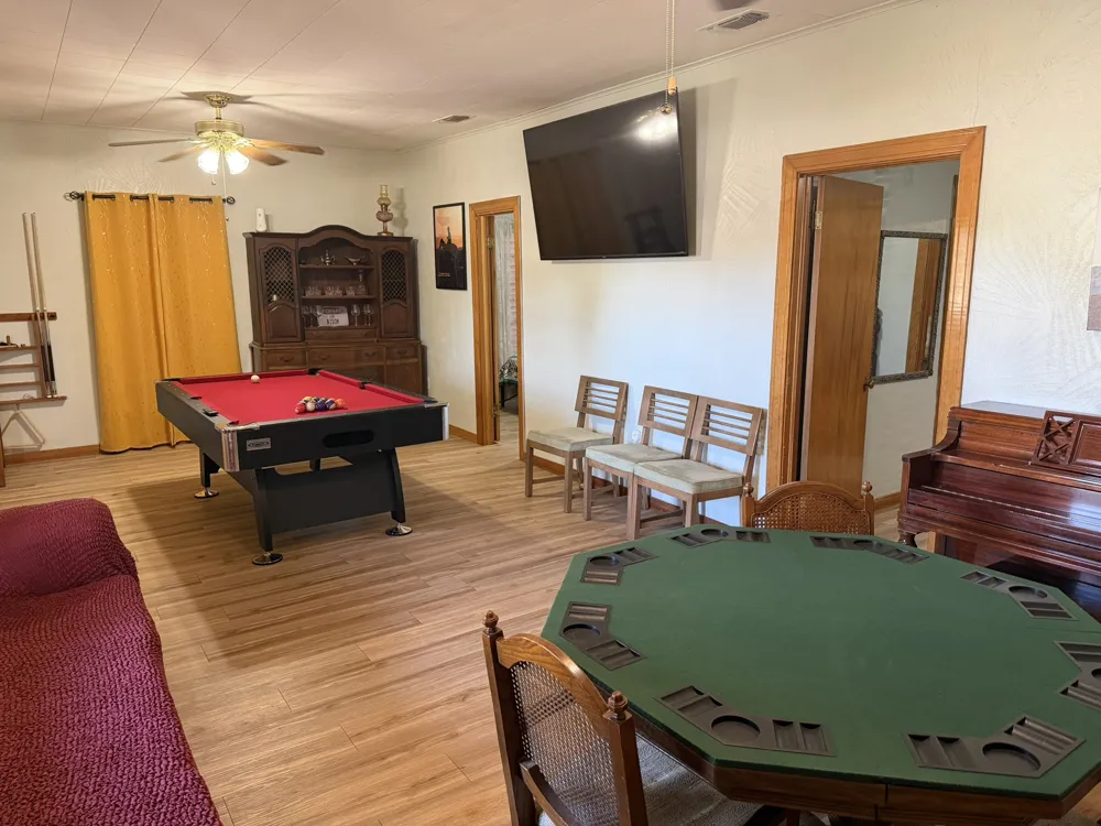 806 Childress Avenue Turkey, TX 79261