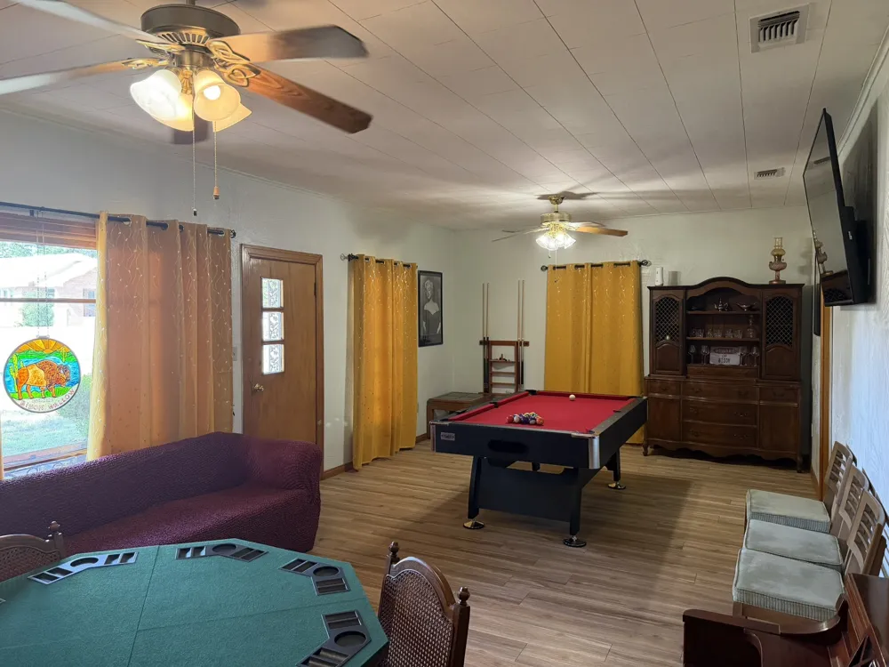 806 Childress Avenue Turkey, TX 79261