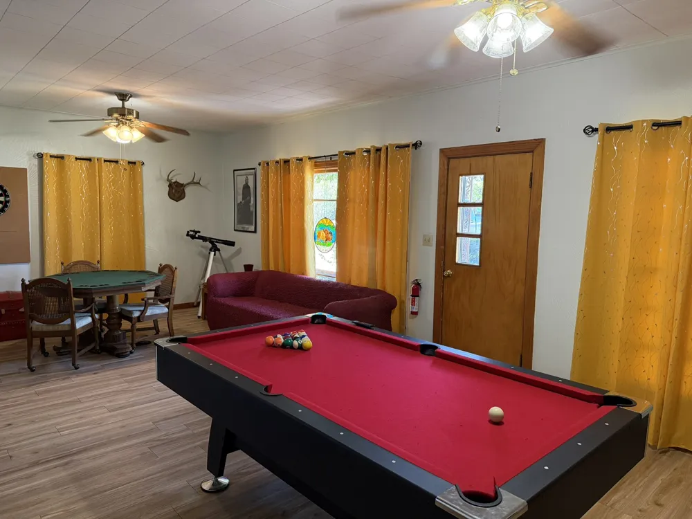 806 Childress Avenue Turkey, TX 79261
