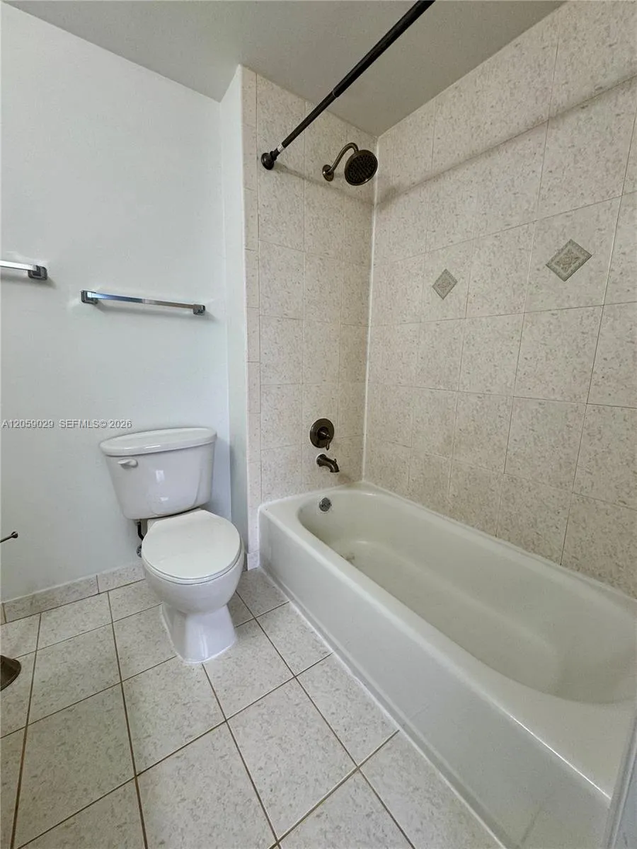 16743 Hemingway Dr #16743 Weston, FL 33326