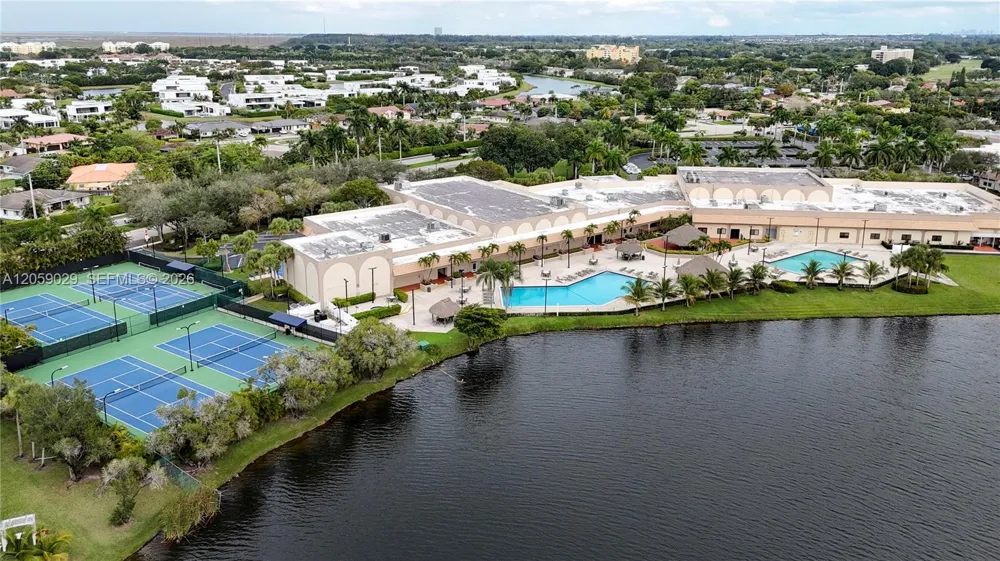 16743 Hemingway Dr #16743 Weston, FL 33326