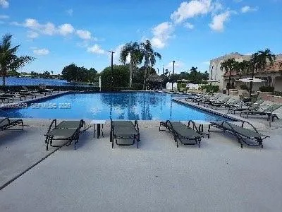 16743 Hemingway Dr #16743 Weston, FL 33326