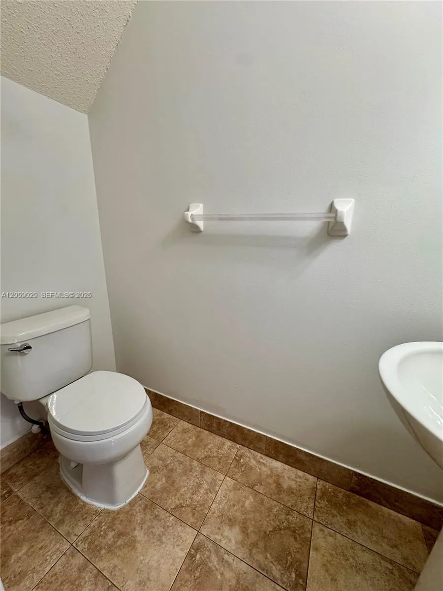 16743 Hemingway Dr #16743 Weston, FL 33326
