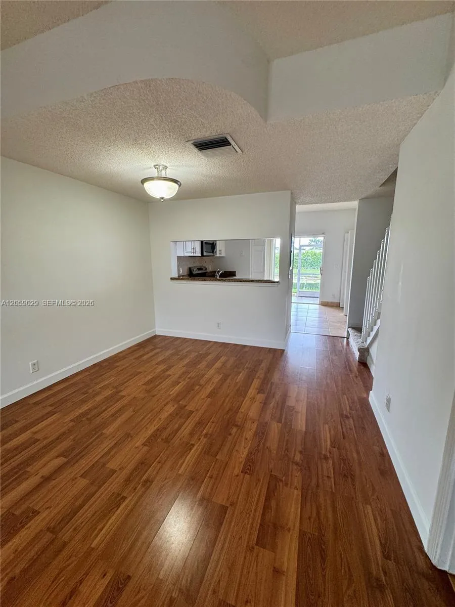 16743 Hemingway Dr #16743 Weston, FL 33326
