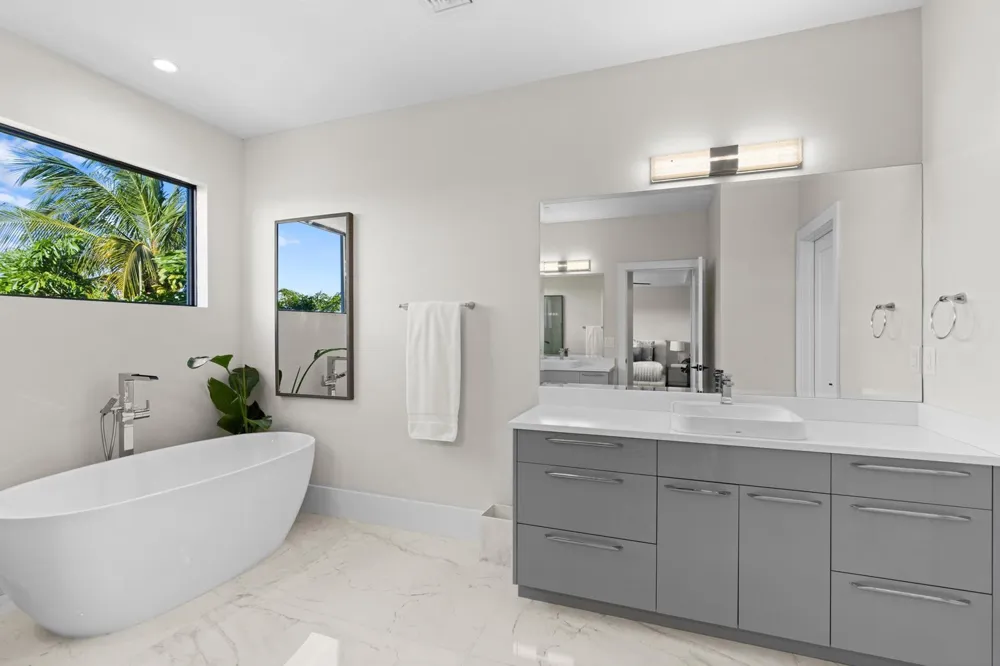 238 SE 4TH AVENUE Delray Beach, FL 33483