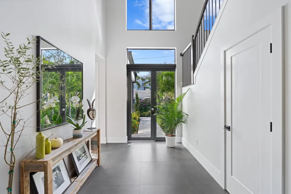 238 SE 4TH AVENUE Delray Beach, FL 33483