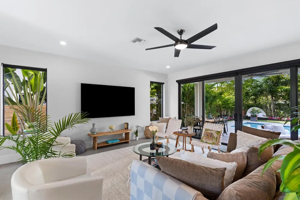 238 SE 4TH AVENUE Delray Beach, FL 33483