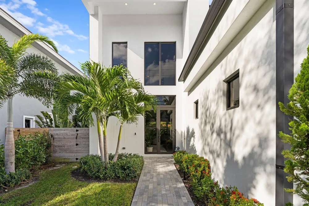 238 SE 4TH AVENUE Delray Beach, FL 33483