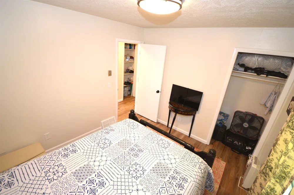 6151 East Jordan Road Banks Township, MI 49729
