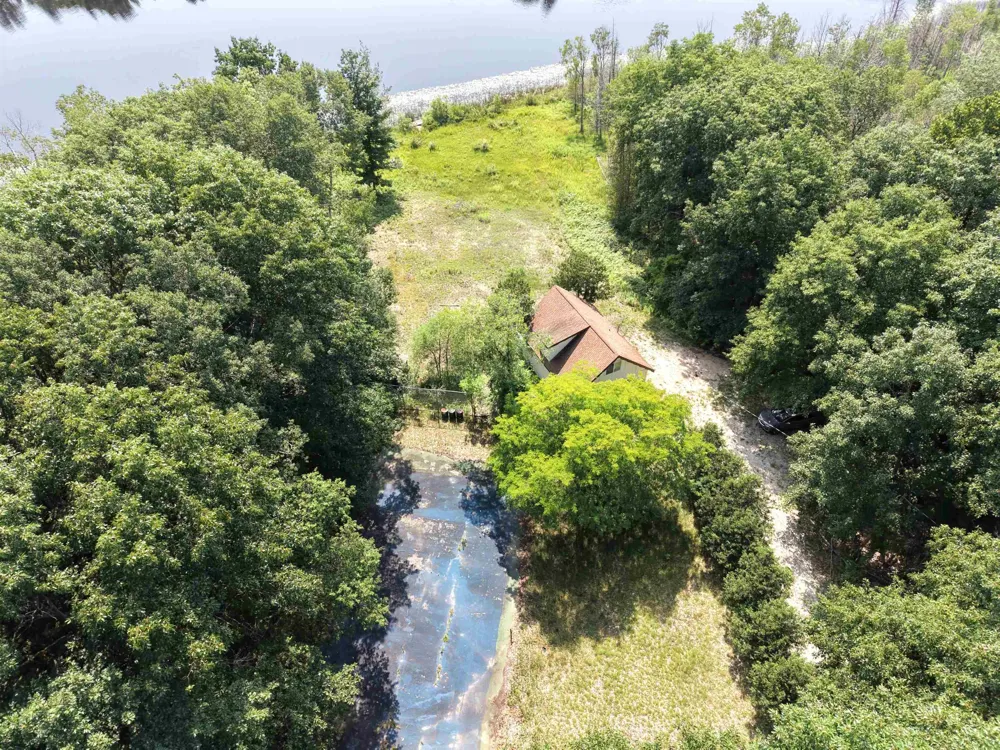 6151 East Jordan Road Banks Township, MI 49729