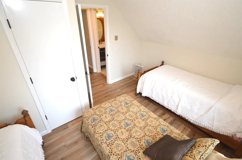 6151 East Jordan Road Banks Township, MI 49729