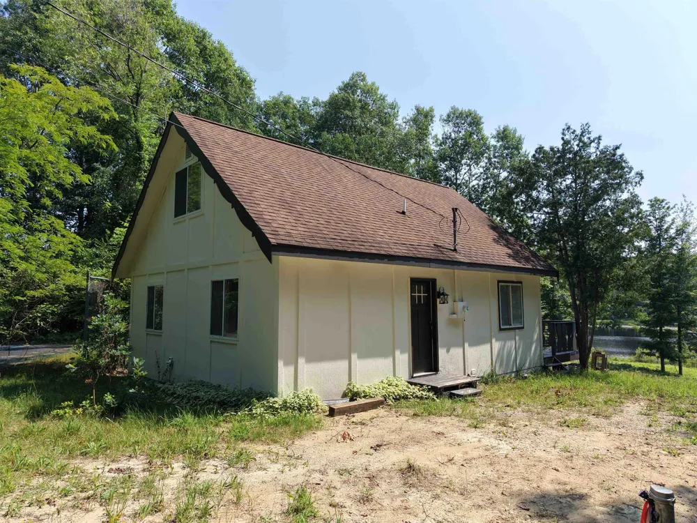 6151 East Jordan Road Banks Township, MI 49729