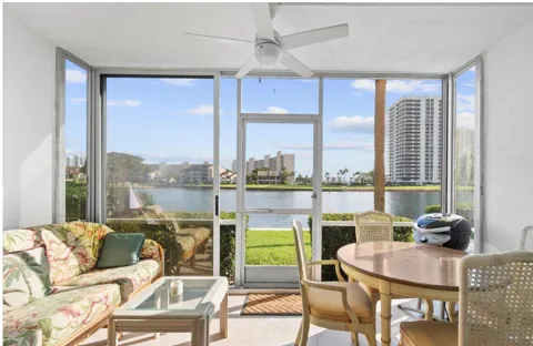 20 YACHT CLUB DRIVE #104