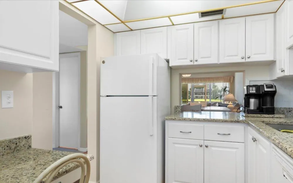 20 YACHT CLUB DRIVE #104 North Palm Beach, FL 33408