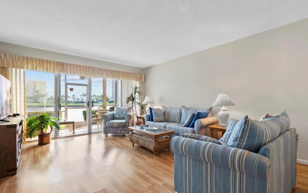 20 YACHT CLUB DRIVE #104 North Palm Beach, FL 33408