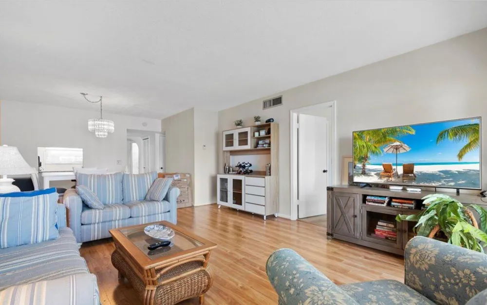 20 YACHT CLUB DRIVE #104 North Palm Beach, FL 33408