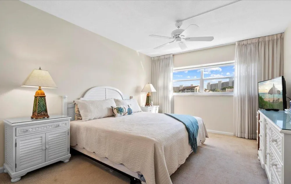 20 YACHT CLUB DRIVE #104 North Palm Beach, FL 33408