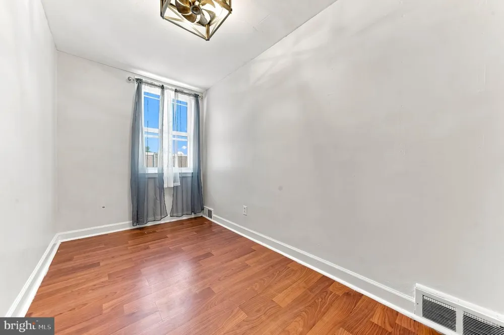 231 W WYNCLIFFE AVENUE Clifton Heights, PA 19018