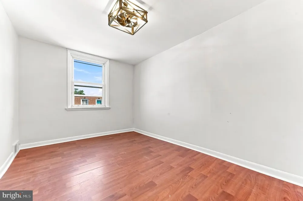 231 W WYNCLIFFE AVENUE Clifton Heights, PA 19018