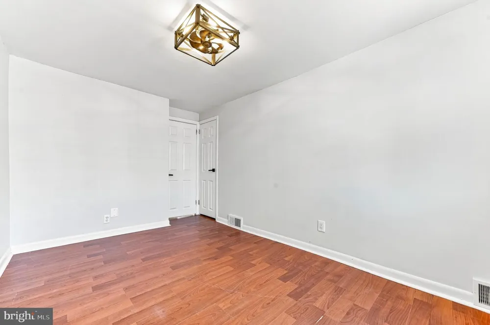 231 W WYNCLIFFE AVENUE Clifton Heights, PA 19018