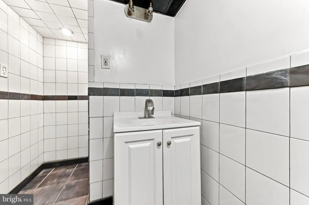 231 W WYNCLIFFE AVENUE Clifton Heights, PA 19018