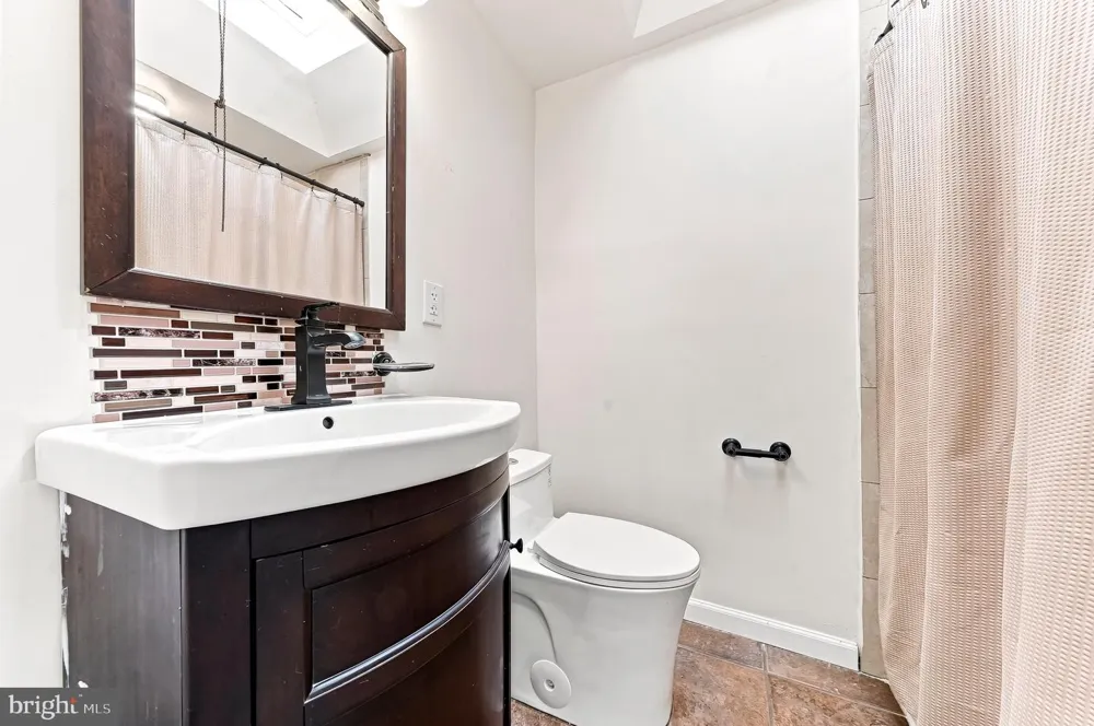 231 W WYNCLIFFE AVENUE Clifton Heights, PA 19018
