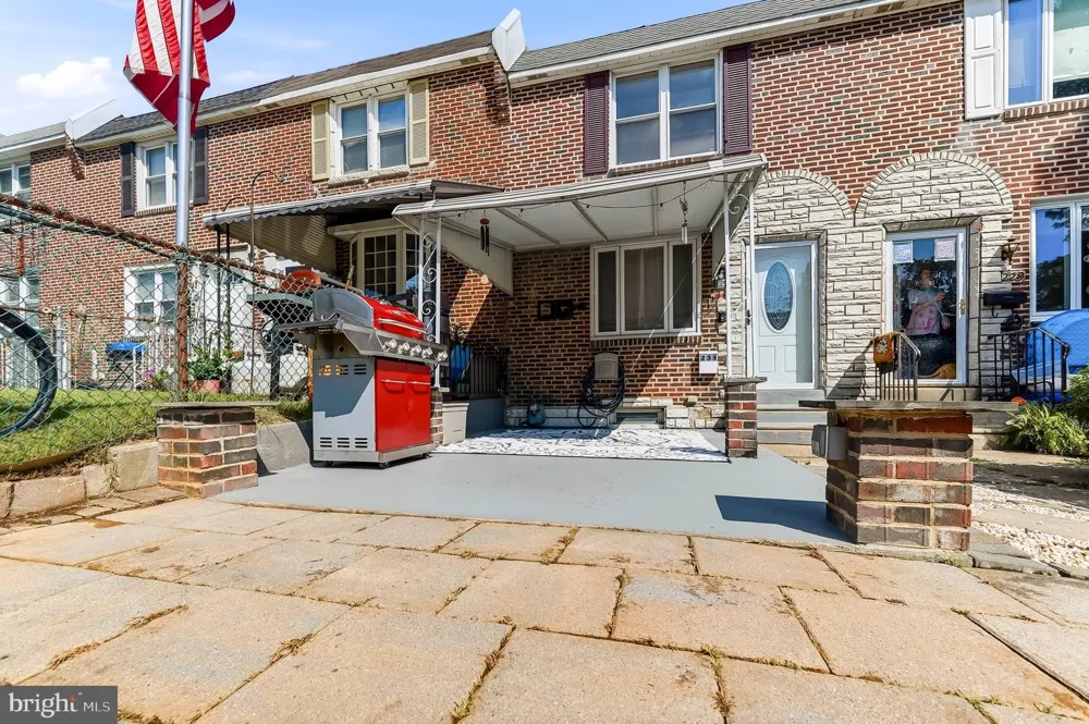 231 W WYNCLIFFE AVENUE Clifton Heights, PA 19018