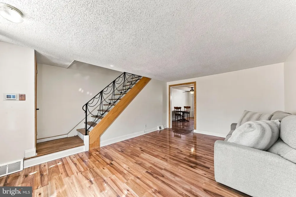 231 W WYNCLIFFE AVENUE Clifton Heights, PA 19018