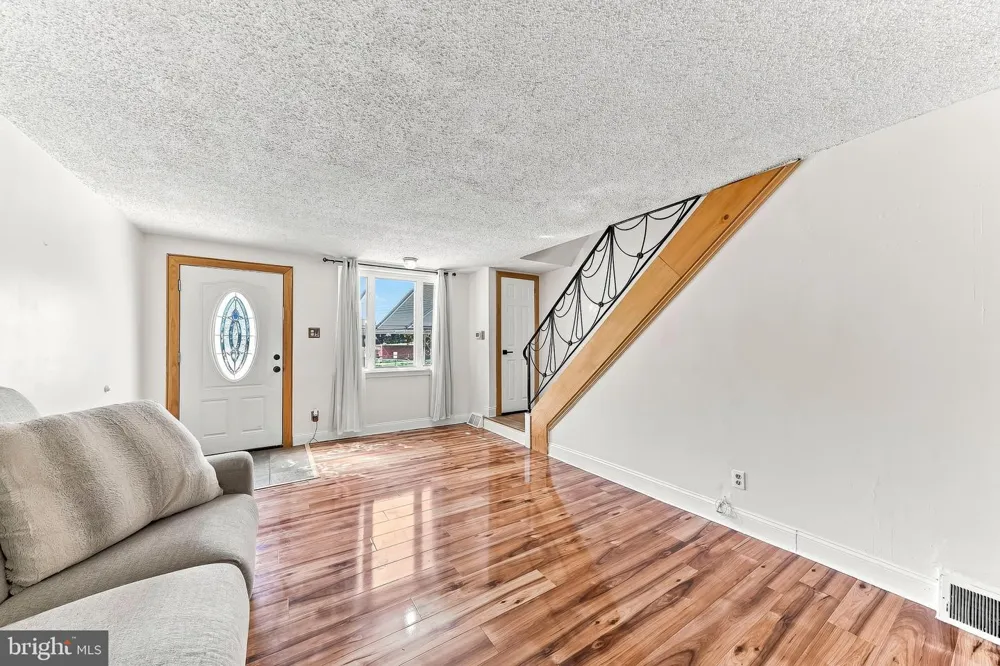 231 W WYNCLIFFE AVENUE Clifton Heights, PA 19018