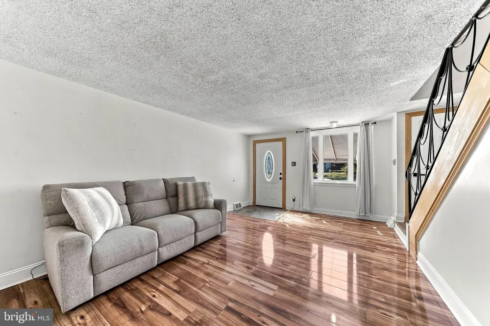 231 W WYNCLIFFE AVENUE Clifton Heights, PA 19018