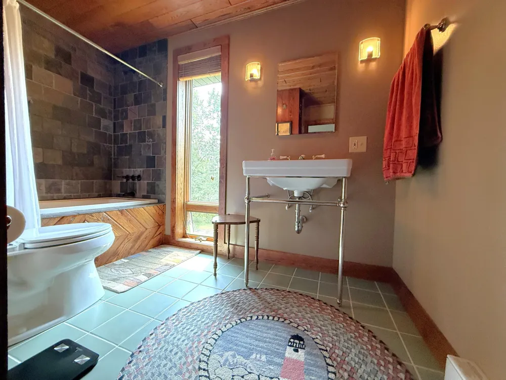 8468 Ahlstrand Road Tower, MN 55790