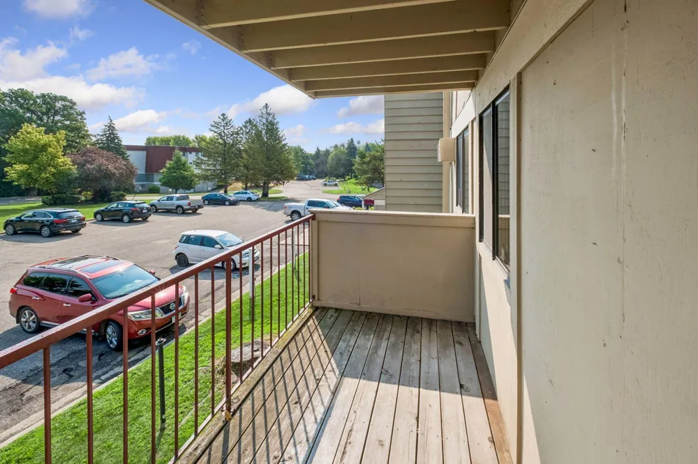 4009 Heritage Hills Drive #207 Bloomington, MN 55437
