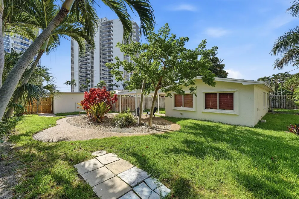 2713 NE 33RD AVENUE Fort Lauderdale, FL 33308
