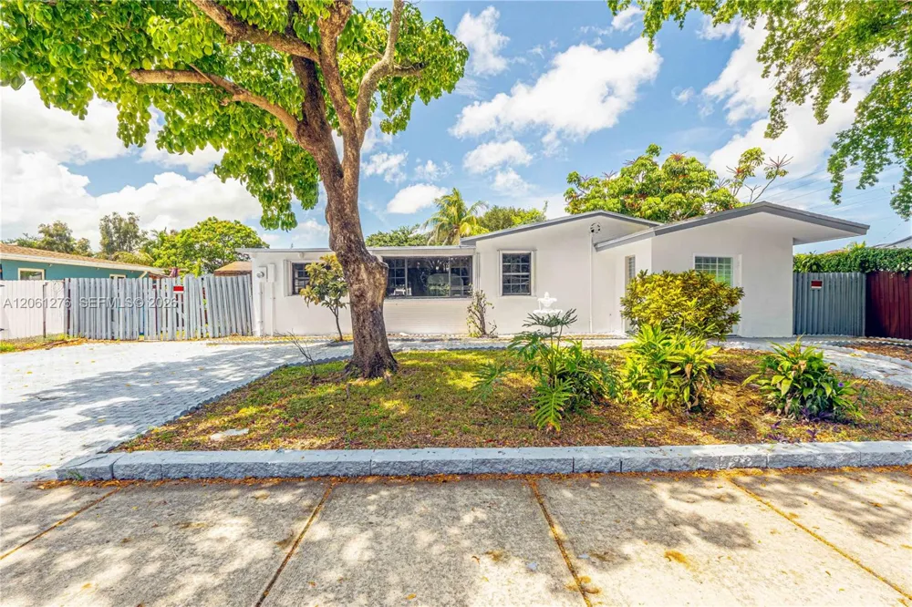 4011 SW 32nd St West Park, FL 33023