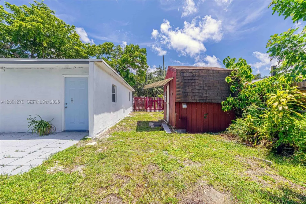 4011 SW 32nd St West Park, FL 33023