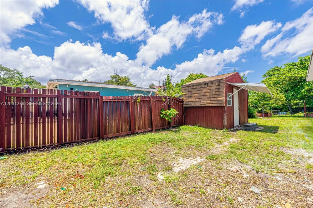 4011 SW 32nd St West Park, FL 33023