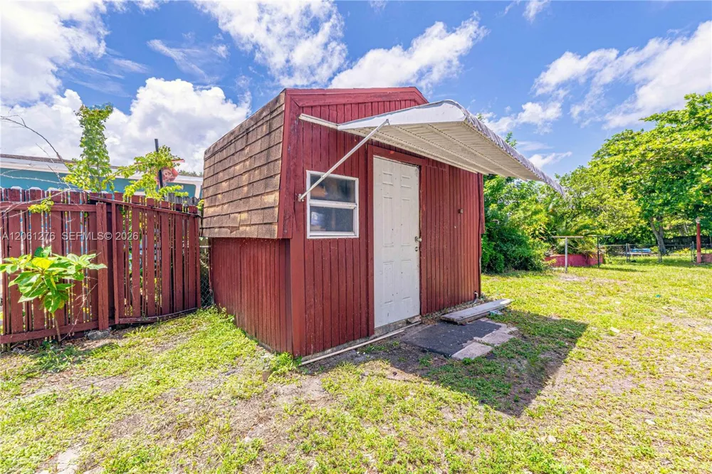 4011 SW 32nd St West Park, FL 33023