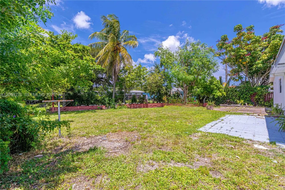 4011 SW 32nd St West Park, FL 33023