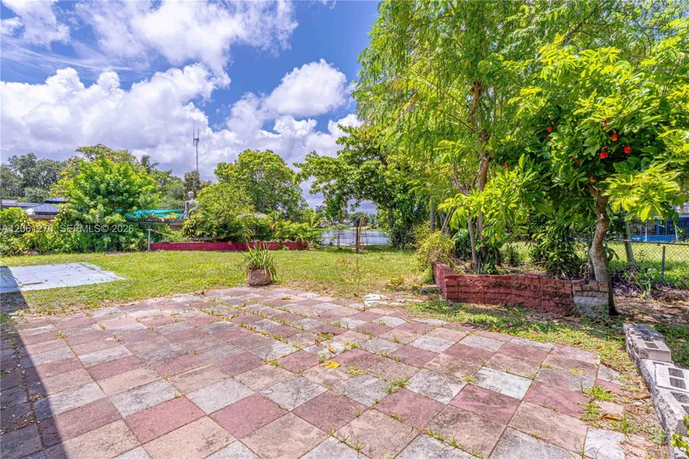 4011 SW 32nd St West Park, FL 33023