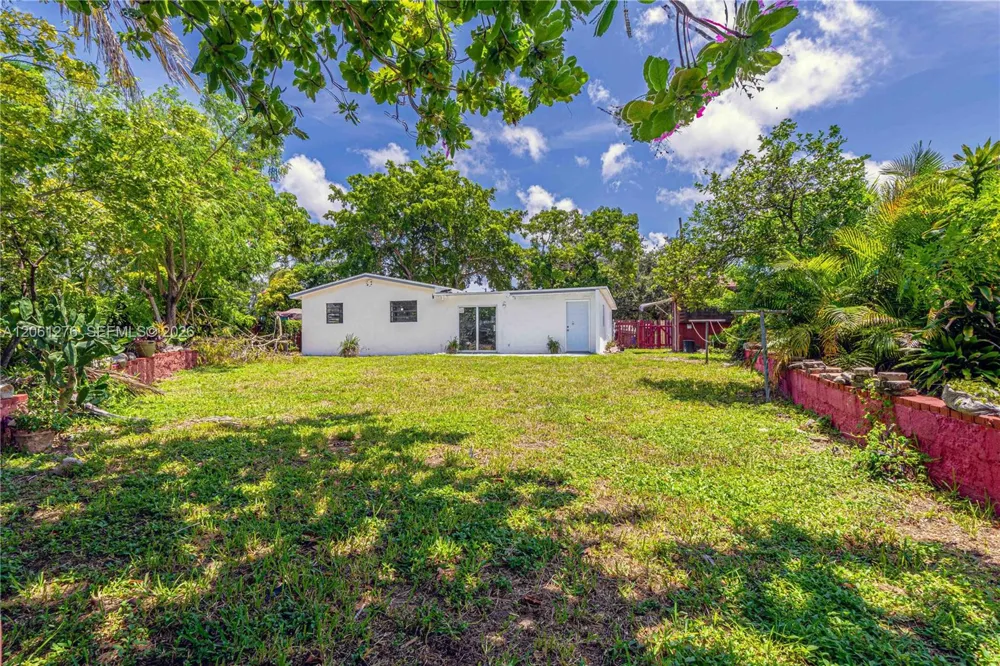 4011 SW 32nd St West Park, FL 33023