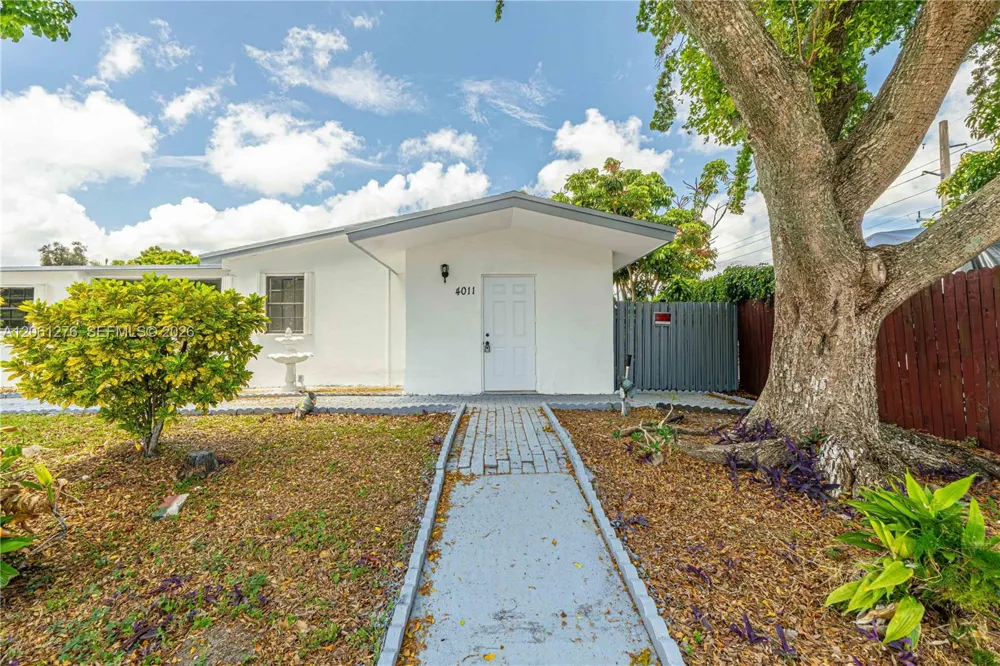 4011 SW 32nd St West Park, FL 33023