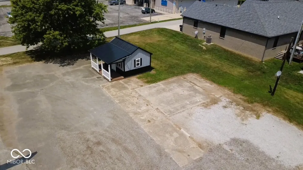 221 E Pat Rady Way Bainbridge, IN 46105