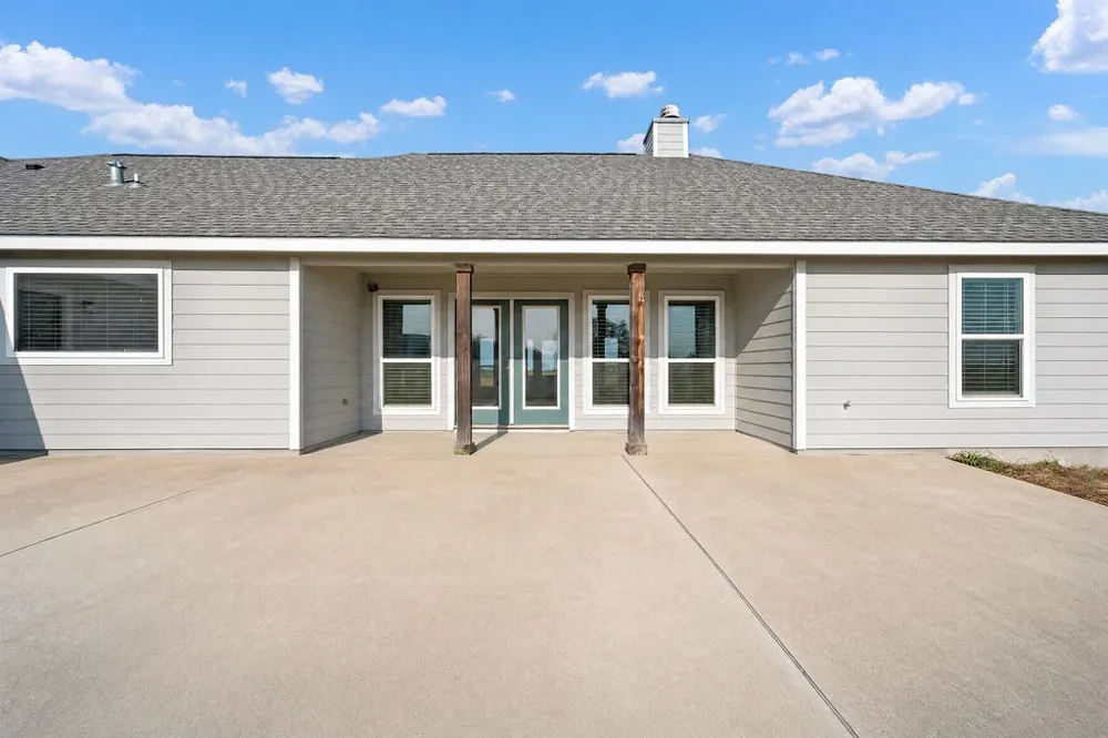 4331 Callicoatte Rd Robstown, TX 78380